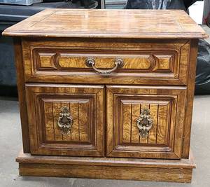 lot 699 image: End Table
