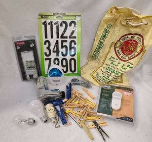 lot 714 image: Household Items