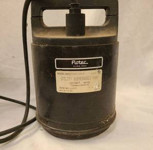 lot 723 image: Flotec Submersible Pump