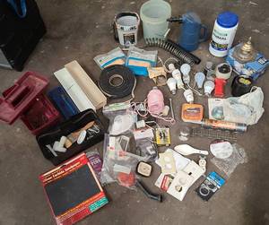 lot 735 image: Assorted Home Hardware Items