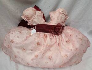 lot 748 image: Baby Dress Pillow