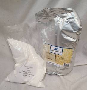 lot 757 image: Chemical Powder