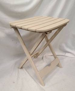 lot 760 image: Small Folding Table