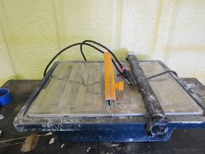 lot 20 image: Ryobi TILE SAW