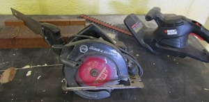 lot 21 image: Stanley handsaw W MITRE BOX    B&D skill saw,    B&D electric hedge trimmer