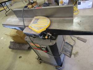 lot 30 image: Craftsman 6- 18 joiner planer good condition