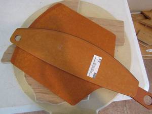 lot 65 image: Texas shaped cutting board and cutlery pieces
