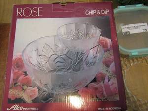 lot 73 image: Corning dcor glass bowl with lid clear Resel saucer, star David divided relish tray Rose chip and dip set