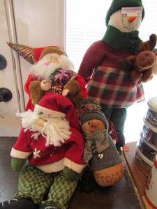 lot 77 image: Christmas decor lot