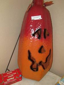 lot 97 image: 32 pumpkin, 2 indoor clear lights strand 35 each