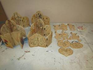 lot 103 image: Wooden  christmas pieces for crafting