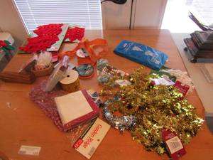 lot 105 image: Christmas dcor lot including icecles, garland, bows and more