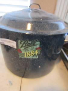 lot 128 image: 1884  ball brand blue speckled pan