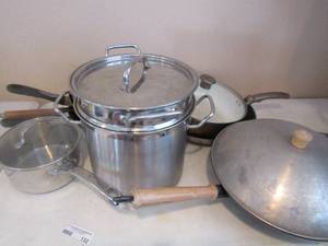lot 132 image: Pot and pan lot most have lids