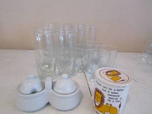 lot 135 image: White H-H cream and sugar caddy, 4 juice glasses 11 tea glasses,  JSN4 cup with broken handle