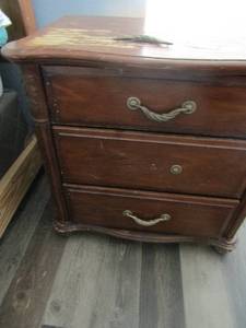 lot 151 image: 2 matching bedside tables 3 drawers each 28x28x17