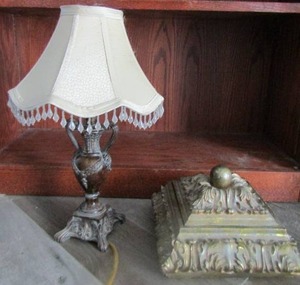 lot 158 image: Bedside lamp 14 with shade  and table centerpiece