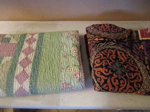 lot 173 image: Queen size heavy quilt