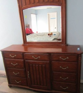 lot 179 image: 9 drawer dresser with mirror 1 middle door 85x64x18