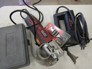 lot 40 image: Chicago electric saw, Soldier Iron in box, B&D jigsaw with new blade