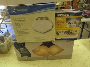 lot 196 image: Harbor breeze ceiling fan light covers and security lights x 2