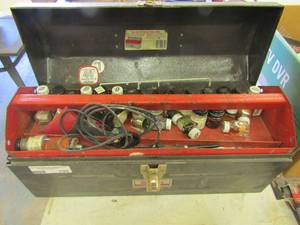 lot 198 image: Metal tool box full of items
