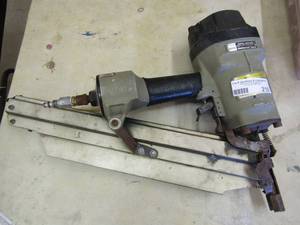 lot 210 image: Central pneumatic contractor air nail gun