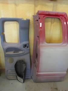 lot 221 image: Dodge Truck 2001 Ram 1500 passenger door inside and out