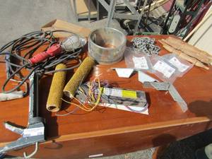 lot 236 image: Workshop hand held light, caulking gun, paint rollers, rapid start electronic blaster AP.296-HO-IP-120