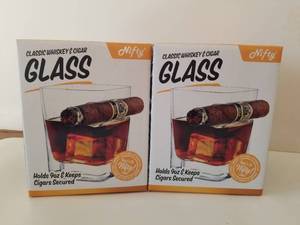 lot 43 image: Classic Whiskey & Cigar glass - 9 oz. and holds cigar - new in box