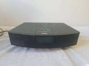 lot 102 image: Bose Sound system - no remote