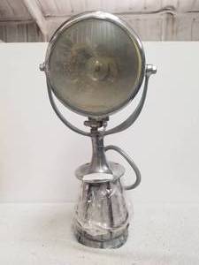 lot 4 image: Vintage boat spotlight - The portable light company