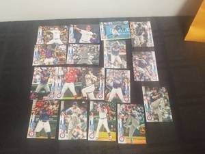 lot 93 image: Set of Texas Rangers baseball cards