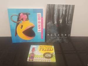 lot 122 image: Selection of Books - I am 8 bit, Wytches, and Southern fried