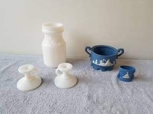 lot 189 image: Selection of Milk Glass and more