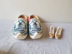 lot 196 image: Collectible shoes Pair from Holland and more