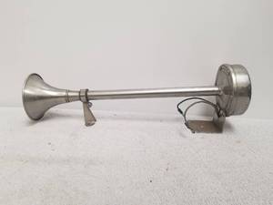 lot 152 image: Vintage Boat Horn