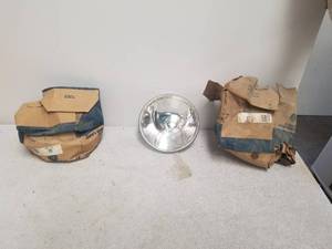 lot 175 image: Vintage GE boat replacement bulbslights