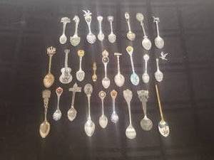 lot 204 image: Selection of collectible spoons