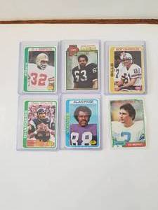 lot 217 image: Selection of vintage Football cards
