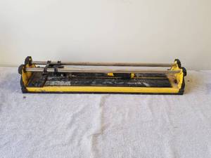 lot 242 image: 21 inch tile cutter