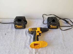 lot 247 image: Dewalt 18volt drill and 2 chargers - no battery