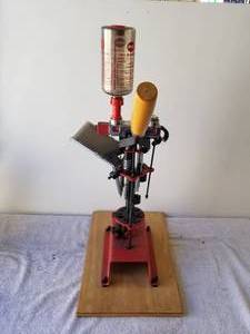 lot 251 image: MEC shotgun shell reloader