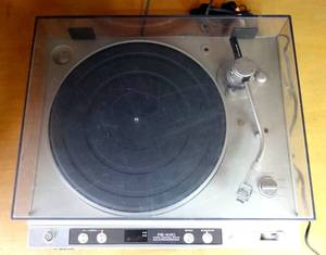 lot 1 image: VINTAGE SONY PS-X40 Automatic Turntable w Dustcover - TESTEDWORKING (NEEDS REPLACEMENT STYLUS) $$$