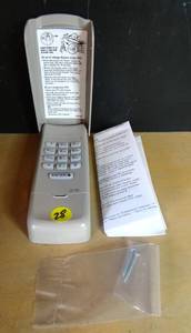 lot 28 image: CRAFTSMAN 315 GARAGE DOOR OPENER - APPEARS UNUSED WMANUALMOUNTING SCREWS