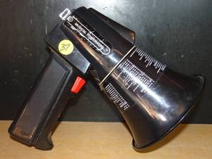lot 37 image: VINTAGE REALISTIC MUSICAL POWERHORN RADIO SHACK 94 TUNES MEGAPHONE - BATTERY CONTROLLED