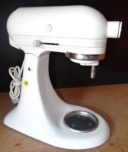 lot 43 image: KitchenAid Ultra Power Series 4.5 Qt. Stand Mixer (ONLY) - TESTEDWORKS $$$