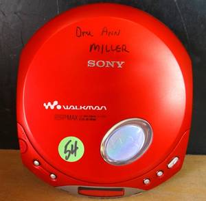 lot 54 image: Sony D-e350 Portable CD Player ESPMAX Walkman - RED