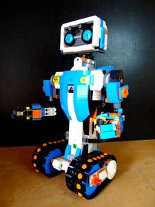 lot 55 image: BIG $ ITEM - LEGO BOOST ROBOT - POWER LIGHT TURNS ON (PIC 3)