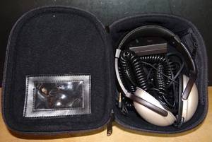 lot 86 image: BOSE NOISE CANCELLING HEADPHONES (NO PADS) & CASE